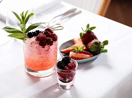 rectangle-coktails-strawberries