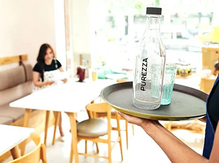 rectangle-petalosa-waitress